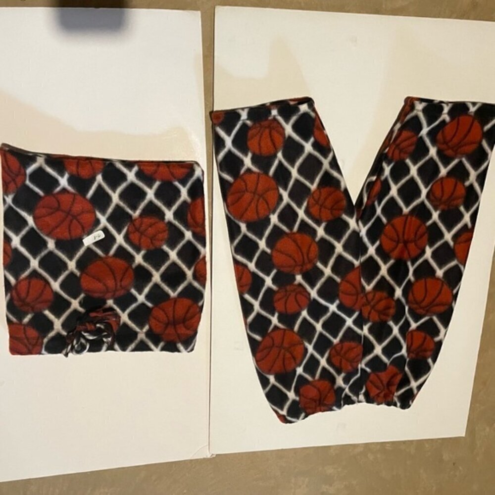 Basketball Print Fleece Pants and Matching Gift Bag Size 8 - Picture 2 of 2